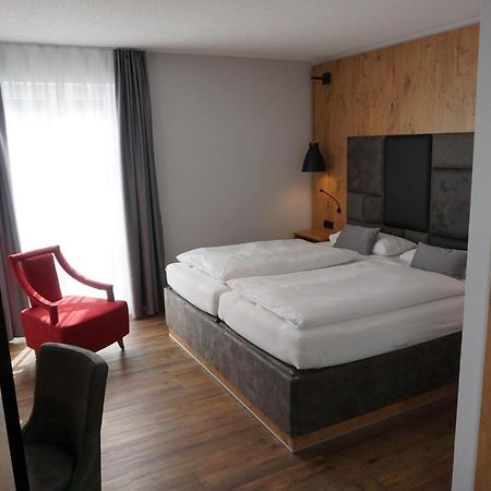 Hotel Gruener Baum Kaufbeuren Buitenkant foto