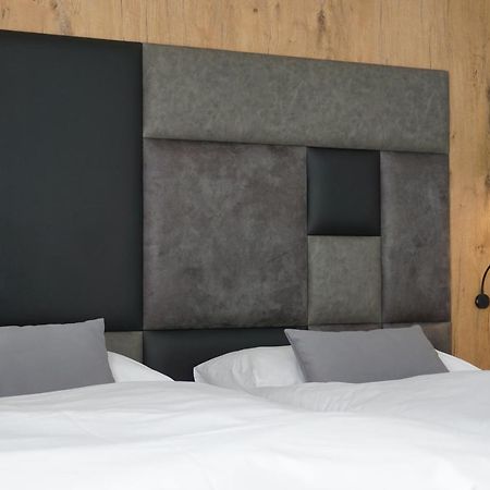 Hotel Gruener Baum Kaufbeuren Buitenkant foto
